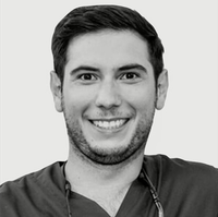 Dr Yago Leira