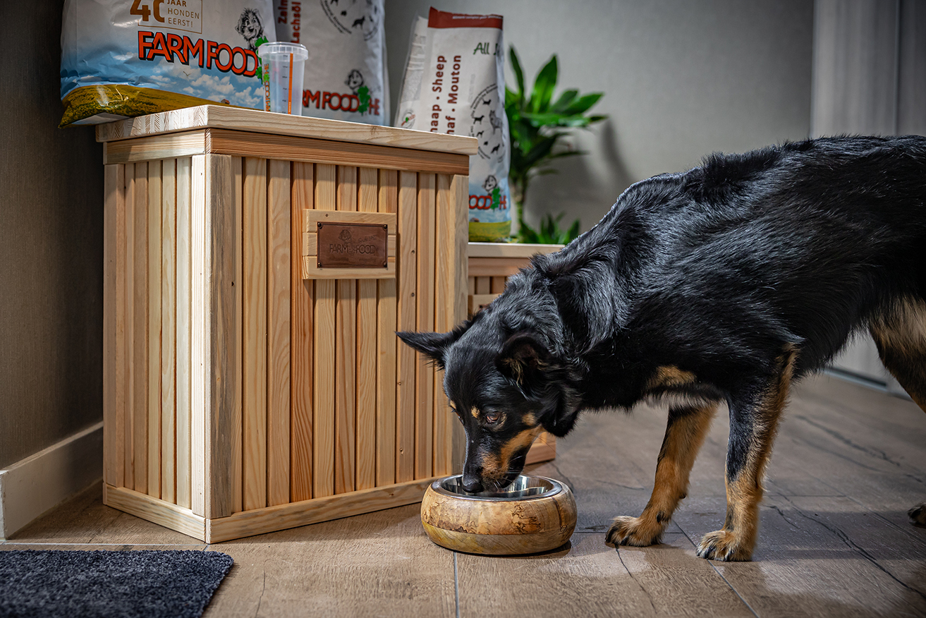 Hond eet Farm Food HE